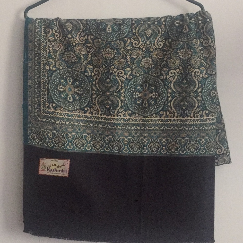 Kashmiri embroidered shawl♥️